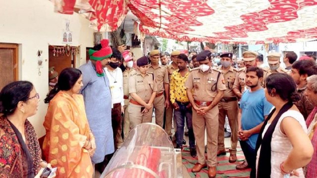 गोरखपुर में पुलिस का क्रूर चेहरा आया सामने 