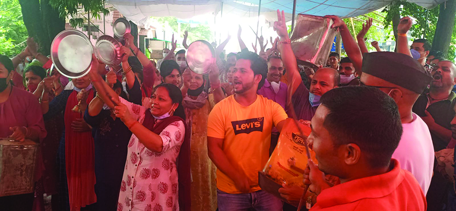 आर-पार के मूड में उपनल कर्मचारी