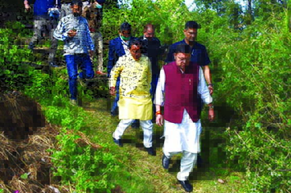 लक्ष्य के करीब धामी