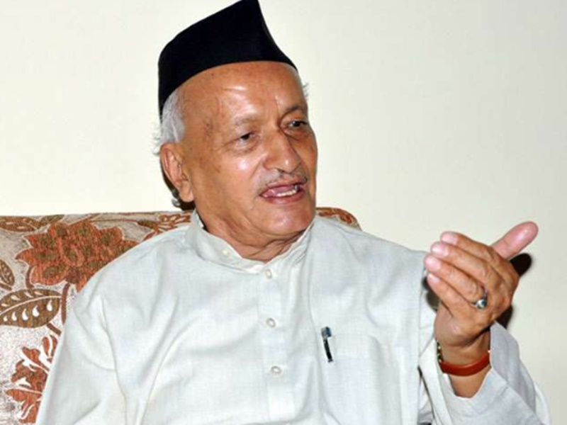 गवर्नर के चेलों बीच बढ़ती रार