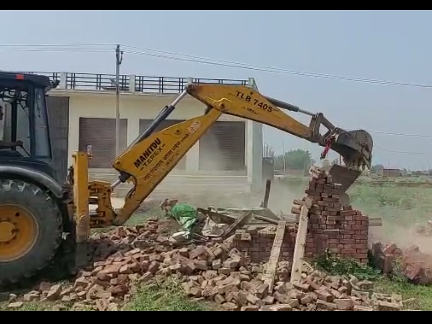 बुलडोजर के साइड इफेक्ट: नहीं टूटा सपा नेता का अस्पताल