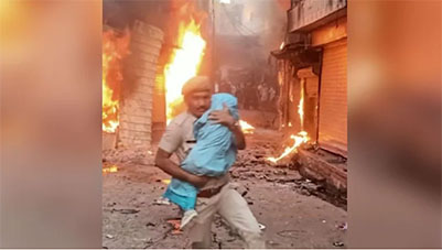 जलती आग से बच्चे को बचाकर हीरों बना राजस्थान पुलिस का जवान