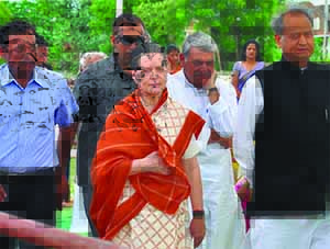 जादूगर के जाल में पंफसा आलाकमान!