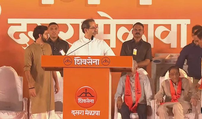 महाराष्ट्र में सियासी अखाड़ा बनी दशहरा रैली