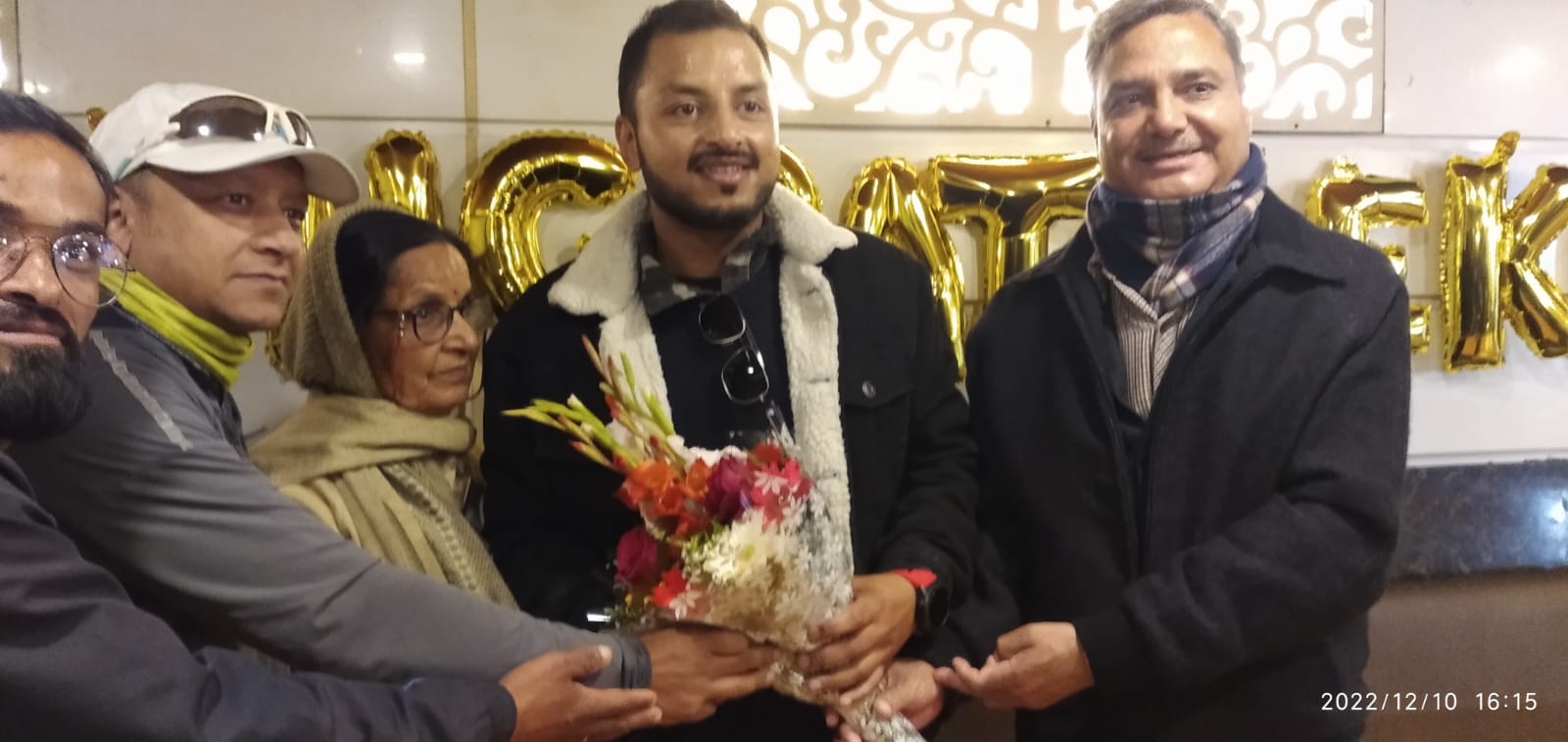 नैनीताल के युवा धावक एकेश को किया सम्मानित