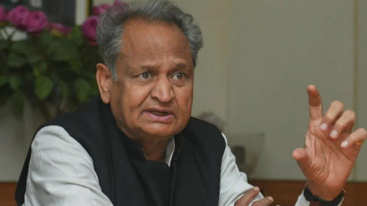गरीबों को आधे दाम में देंगे एलपीजी सिलेंडर: गहलोत