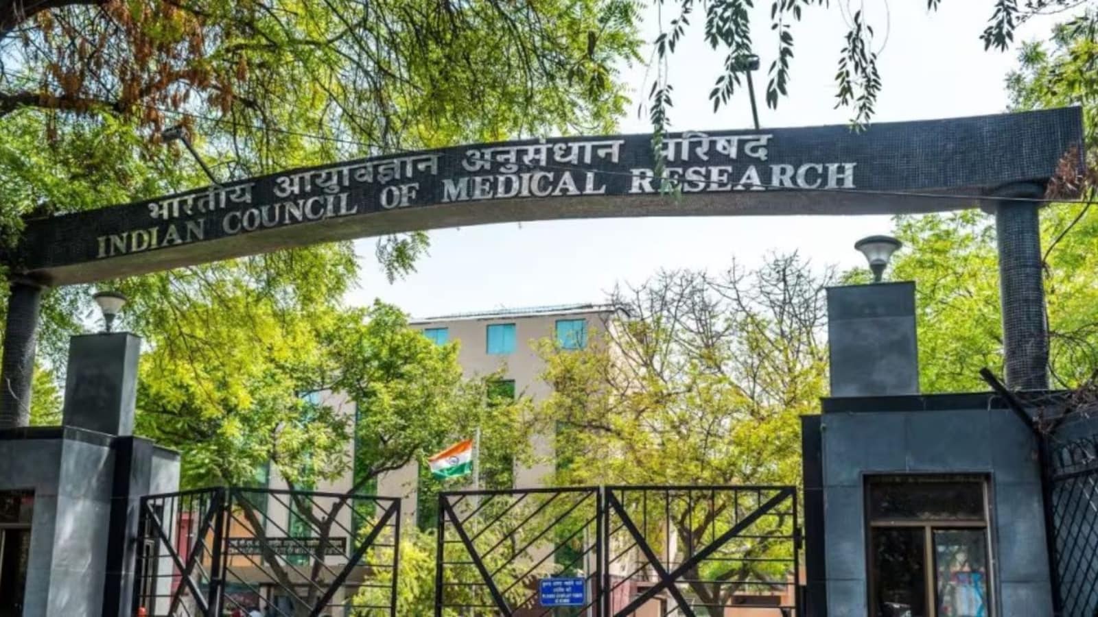 आईसीएमआर:  कोरोना टीका नहीं कोरोना संक्रमण है मौतों की वजह
