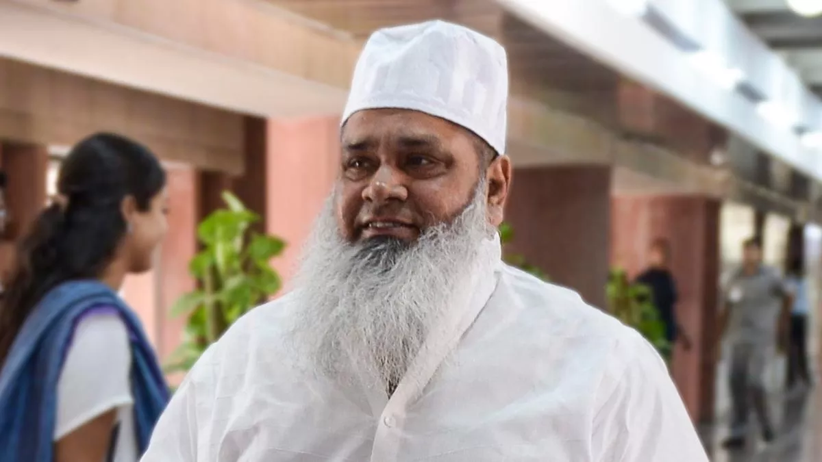 बदरुद्दीन अजमल की अपील असम महिलाएं पहने हिजाब