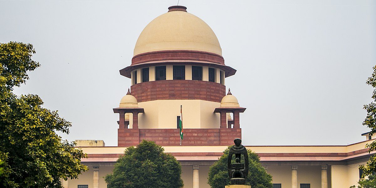 SC की टिप्पणी ,सिर पर छत होना लोगों का मूलभूत अधिकार