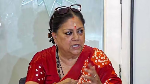 सही समय के इंतजार में वसुंधरा