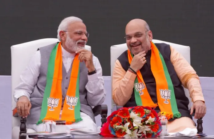आगे-आगे देखिए होता है क्या…