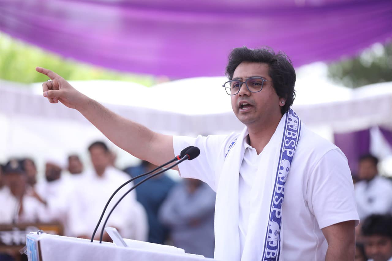 बसपा की आशा का ‘आकाश’