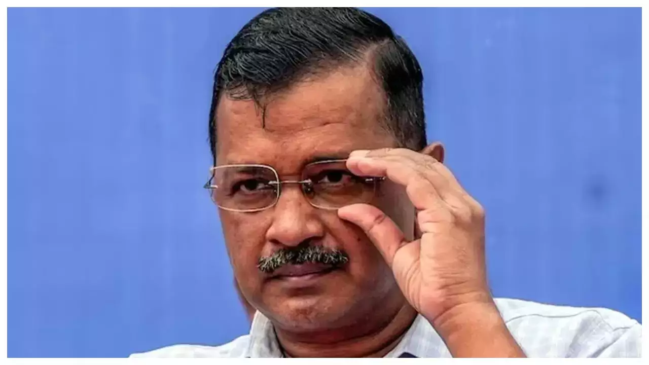 नहीं थम रही केजरीवाल की मुश्किलें