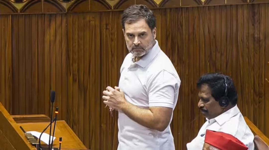 आक्रामक राहुल से सहमी भाजपा