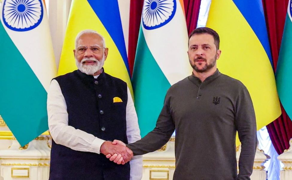 संतुलन साधने की सफल कूटनीति