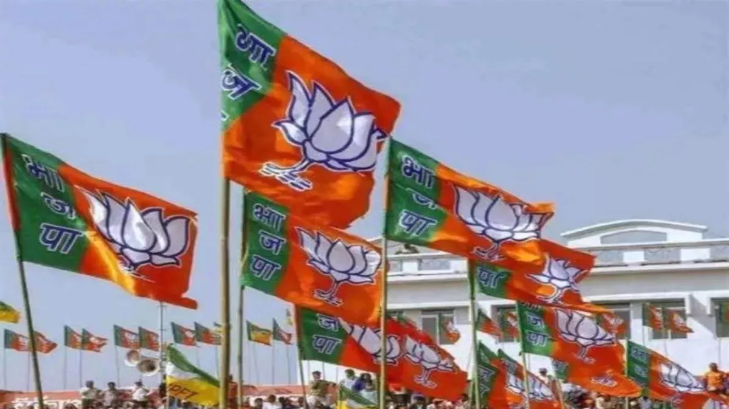 उत्तर प्रदेश भाजपा में घमासान