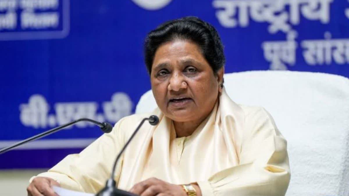 सोशल मीडिया सहारे मायावती