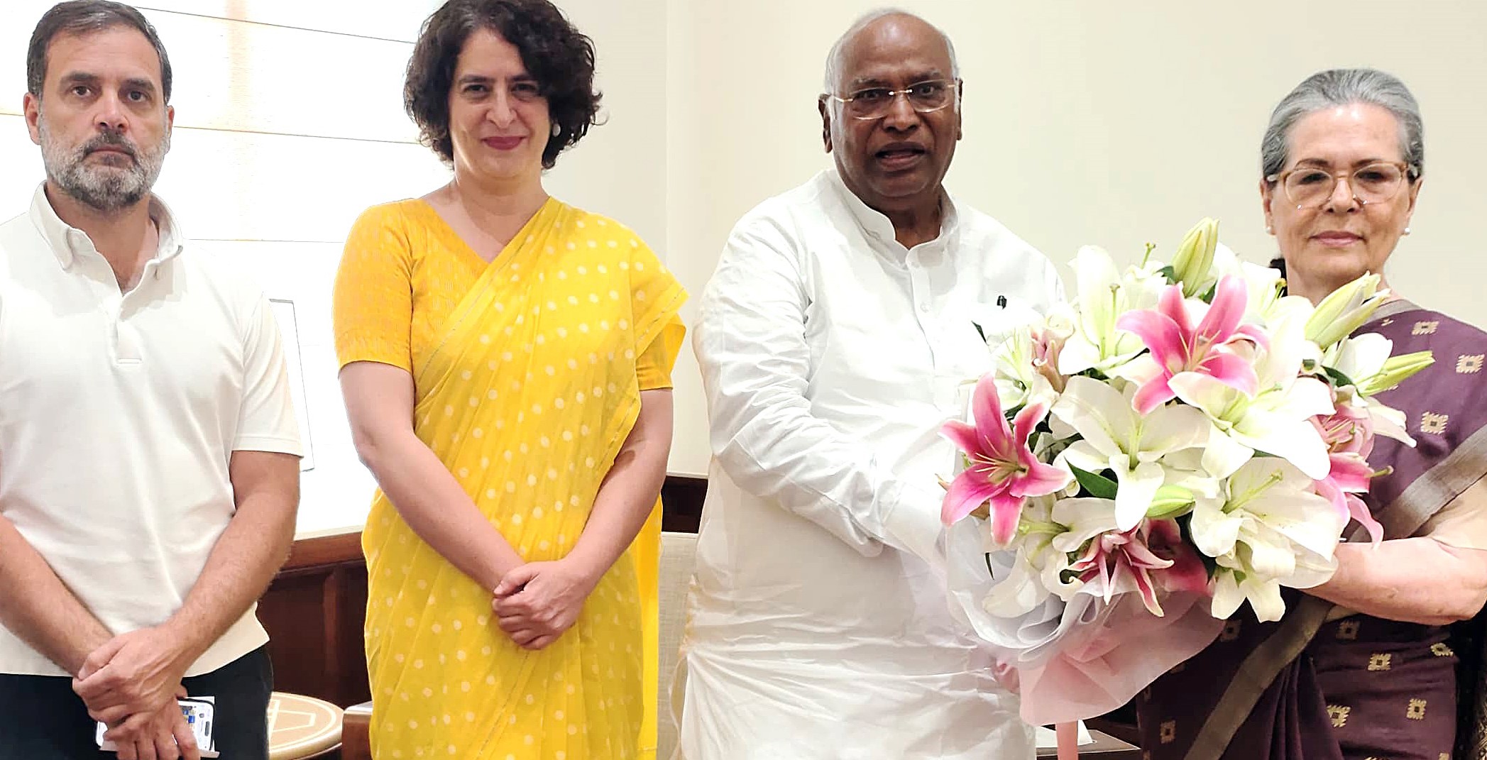 गांधी परिवार बिना संगठन या संगठन बिना कांग्रेस?