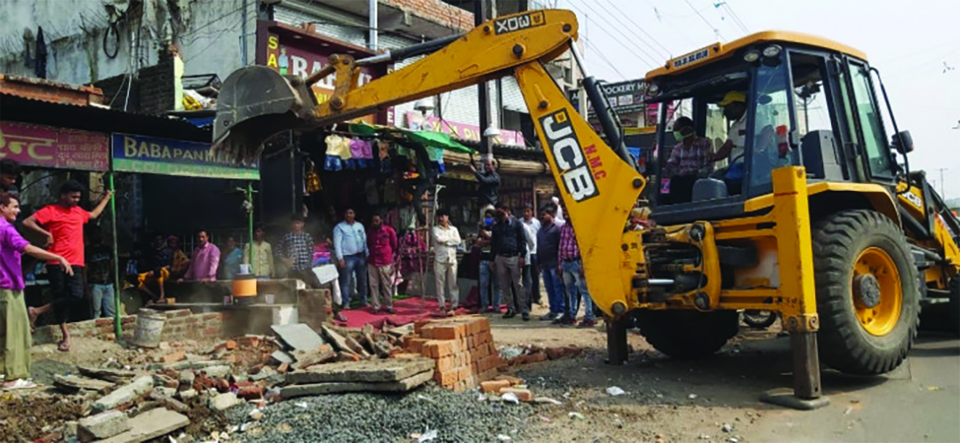 परवान चढ़ती ध्रुवीकरण की सियासत