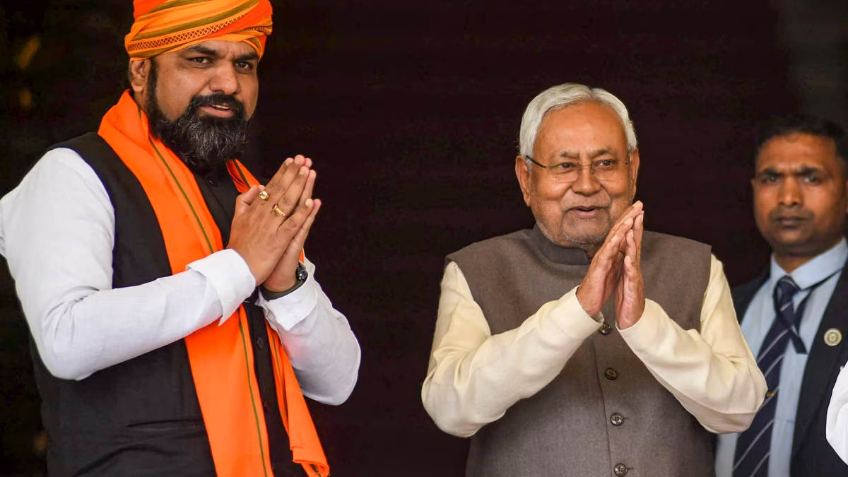 ठीक चुनाव पहले हटेंगे नीतीश?