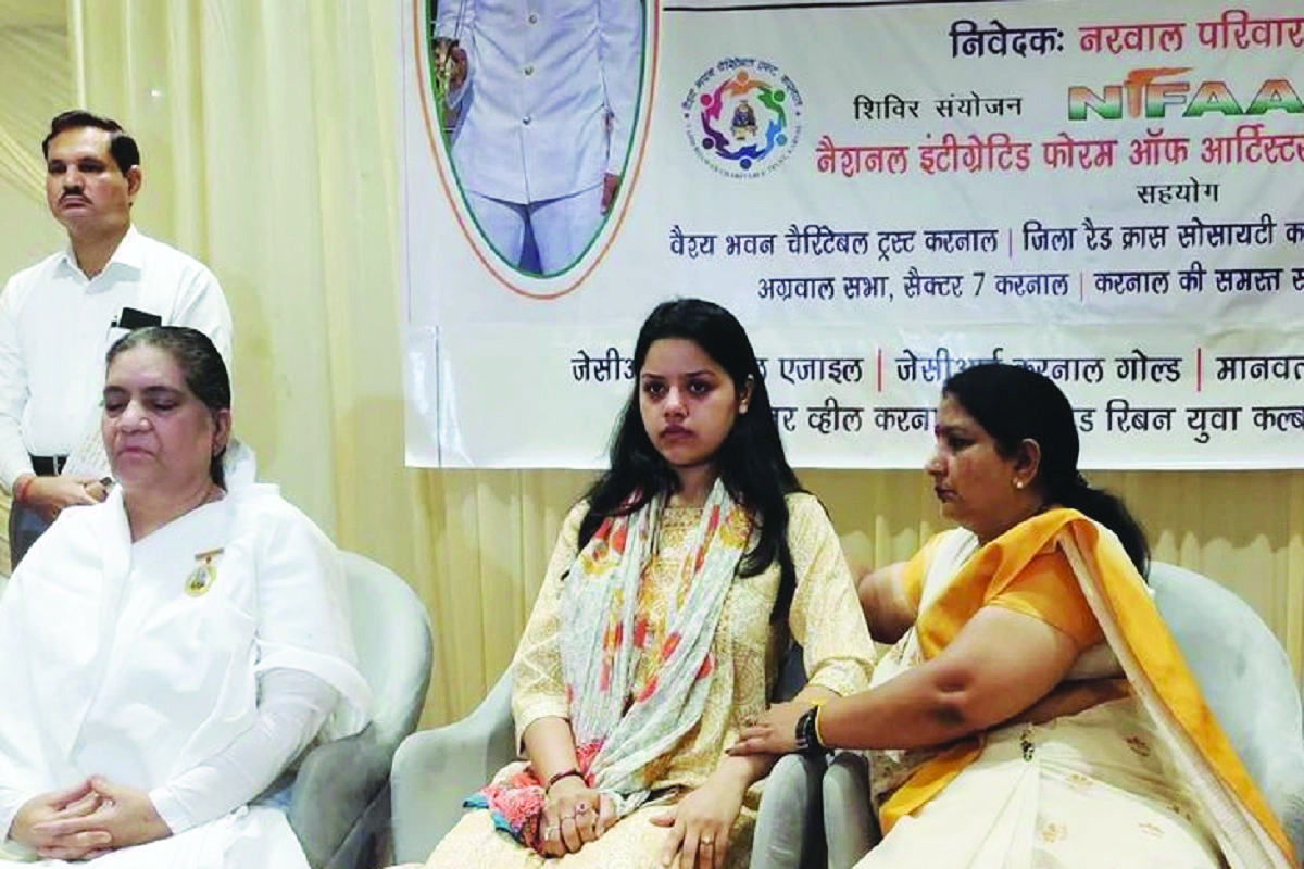 सोशल मीडिया में ट्रोल आर्मी : ध्रुवीकरण का घिनौना हथियार