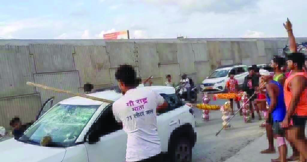 कांवड़ यात्रा या अराजकता : कानून तोड़ते शिवभक्त और प्रशासन की चुप्पी