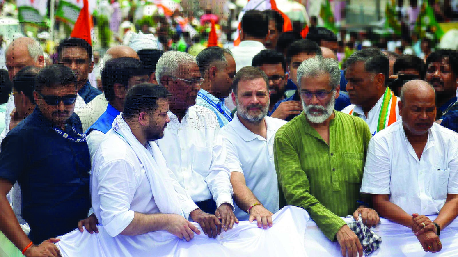 वोटर लिस्ट विवाद और चिराग की बगावत