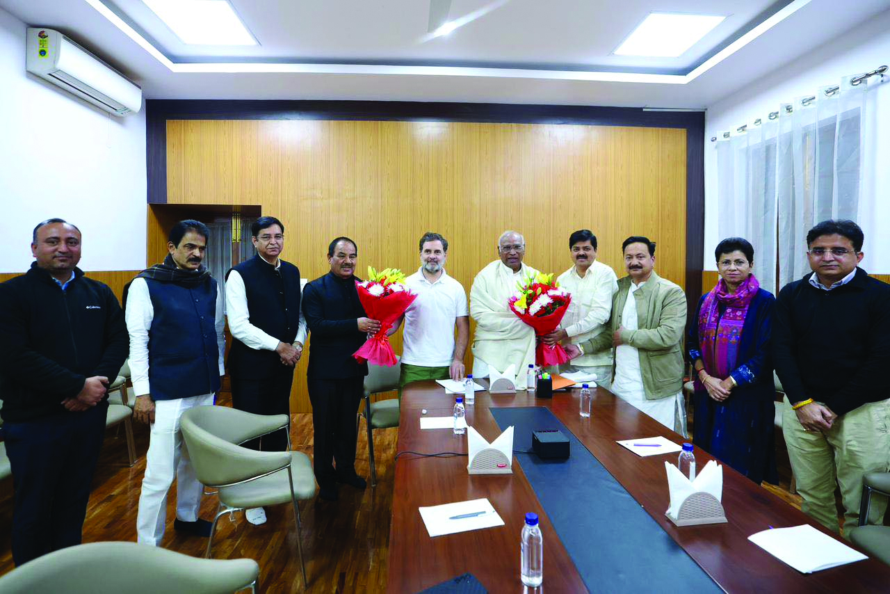 बदलती धुरी, बदलते समीकरण और ‘हाशिए’ की थ्योरी