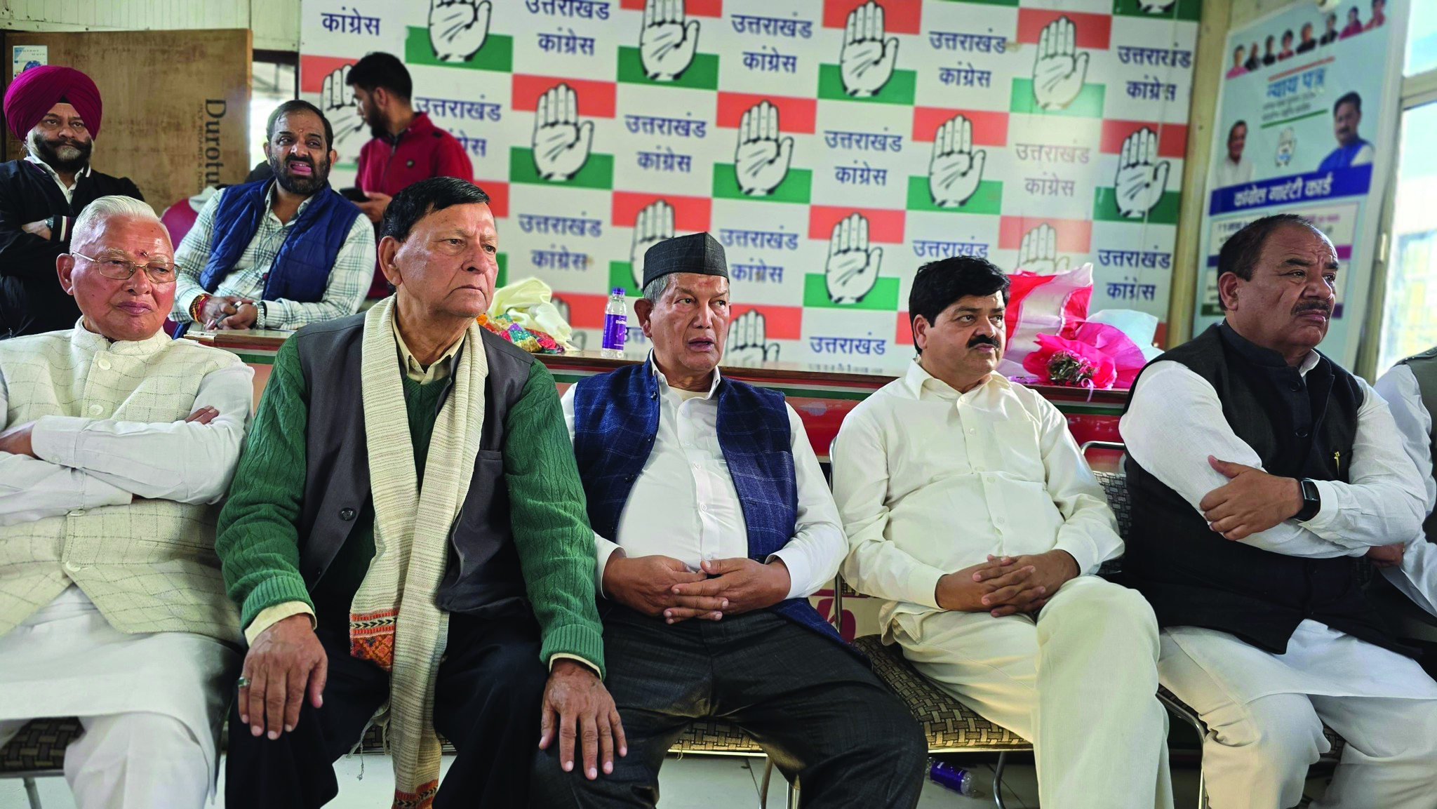 कांग्रेस में फैलता विष