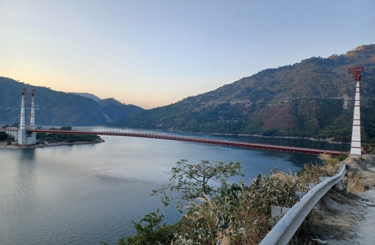 विकास हो रहा है पर हौले-हौले