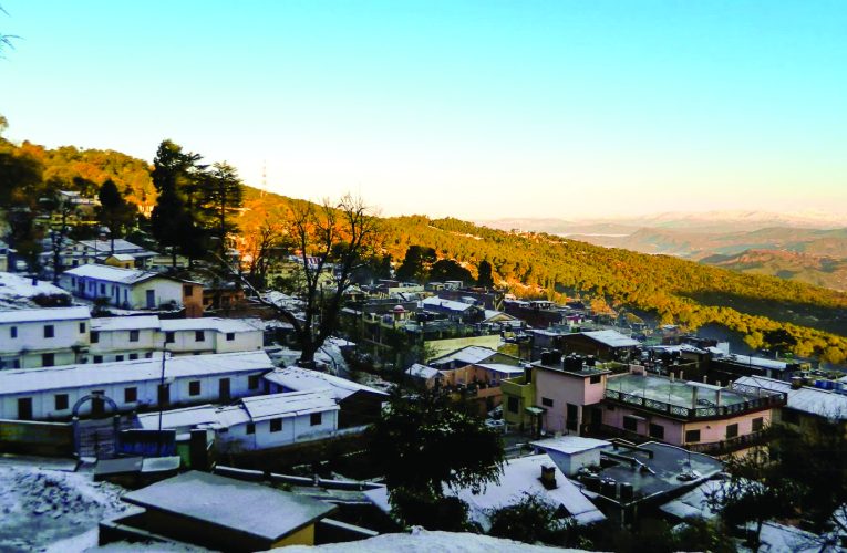 पहचान की उलझन में उलझा शहर