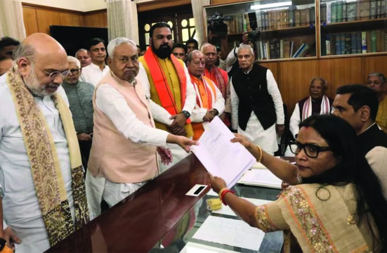 उखड़ा खूंटा या रणनीतिक पलायन?