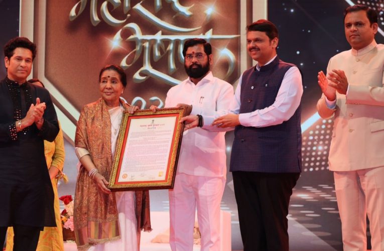 स्वर की वह नदी जो समय से आगे बहती रही