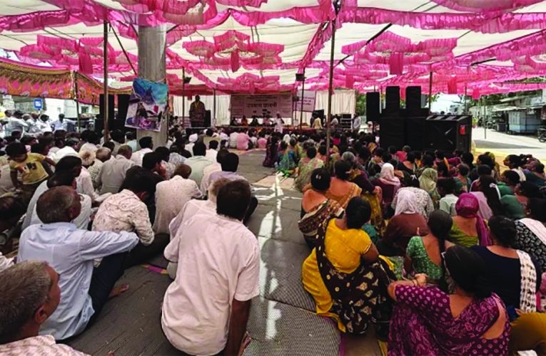 गुजरात में अडानी परियोजन पर किसानों का सत्याग्रह क्या विकास की रफ्तार किसानों की जमीन से होकर ही गुजरेगी?